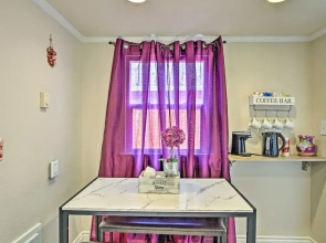 Lovely Tacoma Cottage w/ Fire Pit, Near Dtwn!