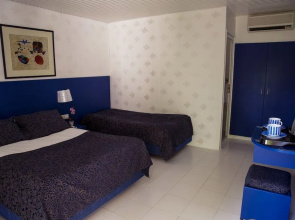 Blue & White Hotel