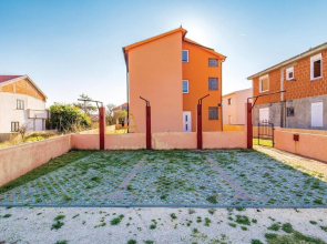 Amazing Apartment in Povljana With 2 Bedrooms, Jacuzzi and Wifi