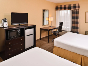Holiday Inn Express Lewisburg/New Columbia