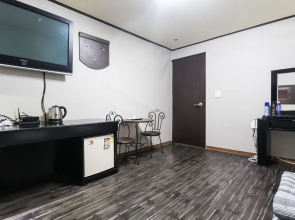 Gunsan B and B Hotel