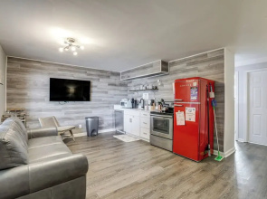 Wildwood Condo: Community Pool, Walk to Beach!
