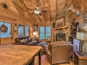 Cherry Log Cabin: 10 Min to Ellijay/blue Ridge!