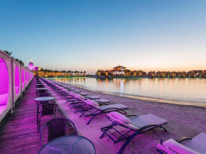 Cratos Premium Hotel & Casino