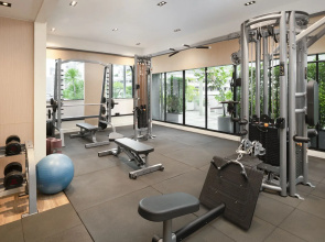 Отель PARKROYAL Suites Bangkok