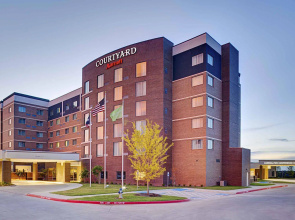 Courtyard by Marriott Dallas Carrollton