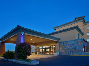 Holiday Inn Express & Suites Phoenix/Chandler (Ahwatukee)