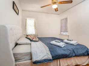 Charming 2bed House in Koreatown