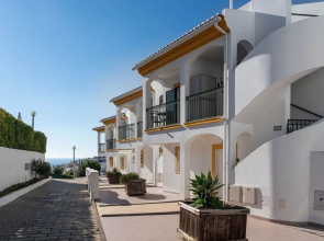Lily Fabulous 1 BED APT With Roof Terrace Pool