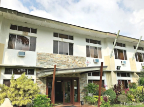 Shalom Hotel