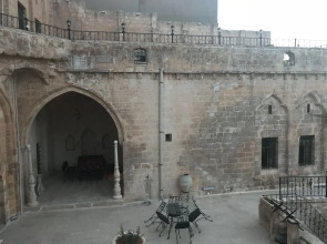 Kasr-I Abbas Hotel