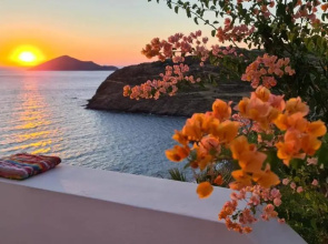 Ivi Beach Front Villa, Leros