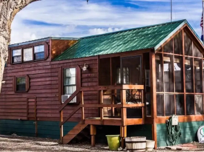 Cedar Creek Lodging & RV Park