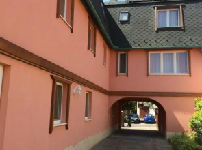 Karádi Hotel