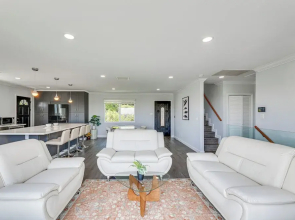 2 Mi to Rose Bowl Stadium: Mtn-view Gem w/ Patio