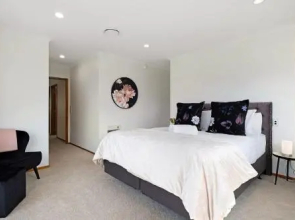 Central Wakatipu Haven – Queenstown Holiday Home