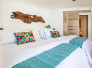 Pueblito 1303 2 Bedrooms Penthouse by RedAwning