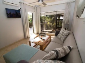 @93 Accommodation