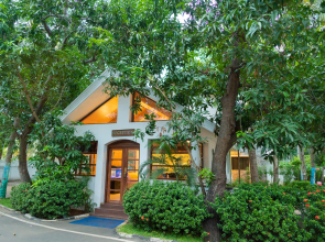 Shelter Beach Resort