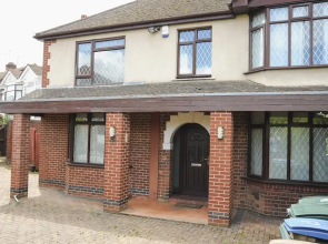 Room in Guest Room - Big Size Double Room Coventry