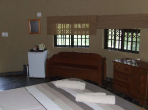 Lukafrica Riverside Chalets & Safaris