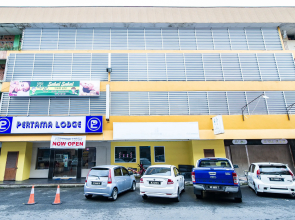 Pertama Lodge