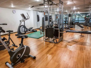 Comfort Suites Oakbrook Terrace near Oakbrook Center