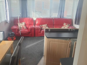Lovely 2 Bed Caravan on the Aquadrome NN3 9DA