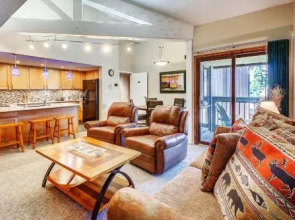 1088 Wild Irishman Condo