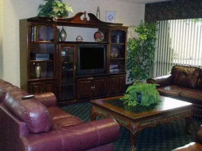 Econo Lodge  Inn & Suites