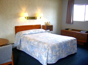 Capital O Swan Inn Comstock Park