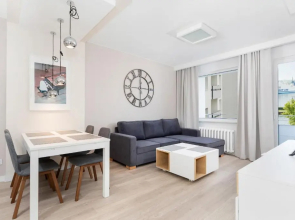 Premium apartment with a port view by Renters