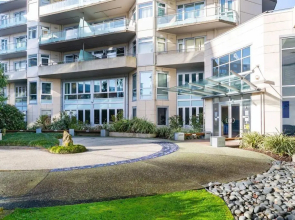 Stunning Three Bedroom Home Near Sky Tower