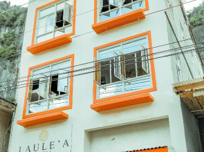 Laule'a Hostel