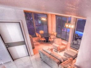 Villa Western Emilia
