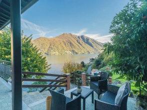Villa Regina Retreat With Pool & Lake View