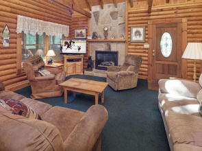 Virginias Villa by Heritage Cabin Rentals
