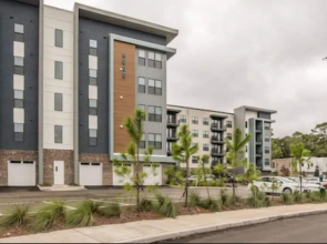 Baymeadows 2 BR Apt by Frontdesk