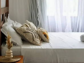 Room in Chalet - Amlou Surf House Mirissa