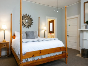 New Listing! The Sommerset Suite At De La Vina Inn Studio Bedroom Hotel Room