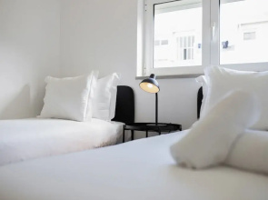 Olivais Modern by Homing