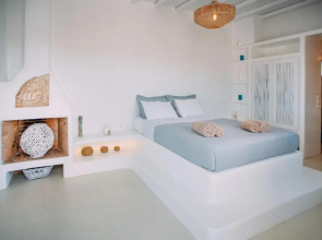 Mykonos Supreme Comfort Suites & Villas