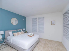 Amazing 2 bedroom 7 min from Disneyland w FREE Parking