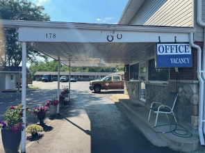 Roger's Motel