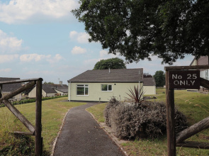Harcombe House Bungalow Pet Friendly With Wet Room