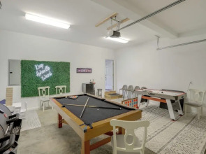 Family Home w/ Game Room, 3 Mi to Dtwn Asheville!