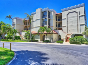 Land's End 11-306 Beach Front - Premier