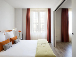 55th floor 4 bedroom penthouse Suite in Elara Hilton for 12