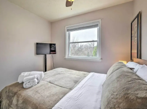 < 2 Mi to Dresser Lake: Home w/ Pool Access!