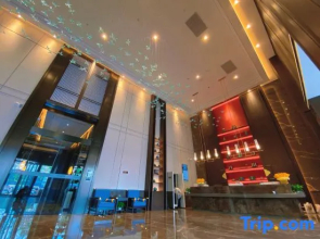 TILL BRIGHT HOTEL (Wanda Plaza store of Huaihua High Speed Railway South Station)